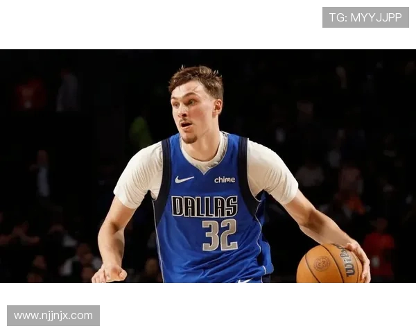 埃奇库姆首节高效爆发七投五中三罚全中砍下十四分领跑赛场球队